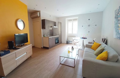 Jean-Medecin Apartment | 2 room flat in the carré d'or