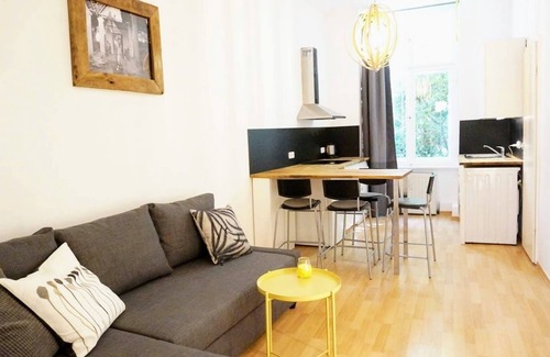 Prenzlauer Berg Apartment | Stylish One Bedroom Apartment in Vibrant Prenzlauer Berg