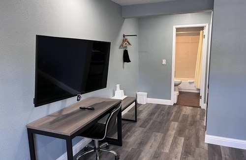 Westside Santa Cruz Hotel | Family-Friendly Suite with Indoor Pool - Steps to Boardwalk