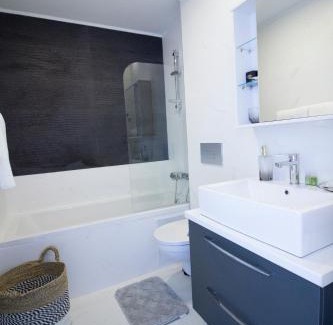 Stefanestii de Jos Apartment | Pet-Friendly Oceanfront Retreat at StayInn by Cosmopolis