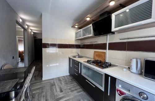 Solomjanskyj Apartment | Accessible Apartment Near Kyiv Central Railway Station