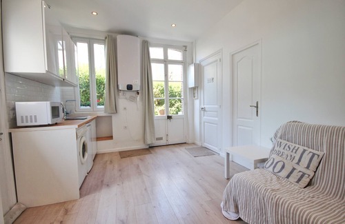 Villers-sur-Mer Condo | Ideal 2 Rooms with Ocean View and South Facing Garden