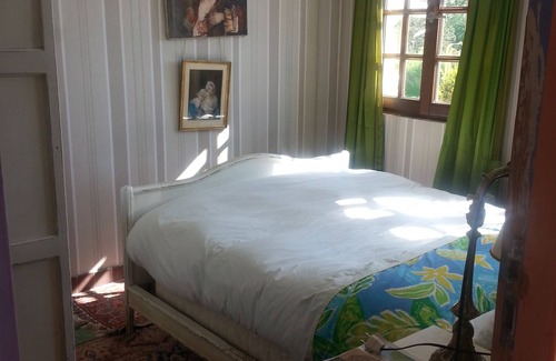 Ault House | Relax in Two Rooms Just Steps from the Sea with Breakfast