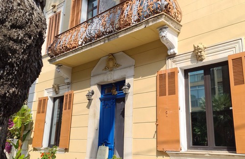 Golfe Juan House | Convenient 2-Room Retreat in Town Center with Amenities