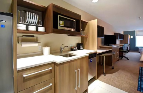 Wichita Hotel | 2 Rooms Near All Star Adventures – Perfect for Family Excitement