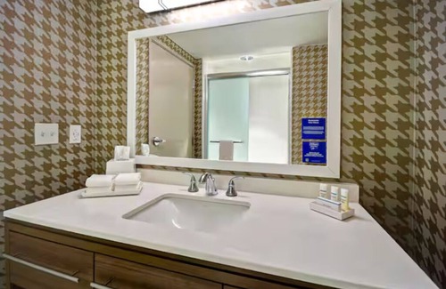 Wichita Hotel | 2 Rooms Near All Star Adventures – Perfect for Family Excitement