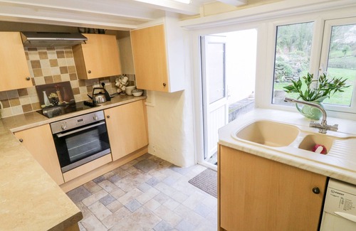 Lansallos Cottage | Unique Rose Cottages: Pet-Friendly Getaway in Polperro