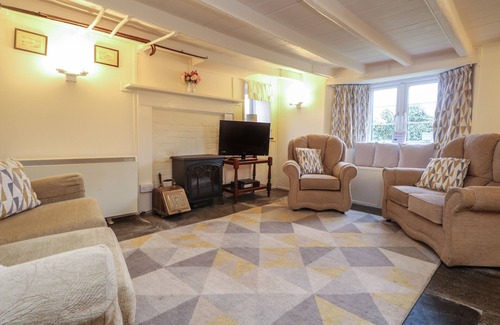 Lansallos Cottage | Unique Rose Cottages: Pet-Friendly Getaway in Polperro