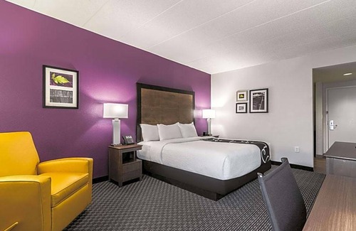 Salem Hotel | Budget-Friendly Stay at La Quinta by Wyndham Salem NH