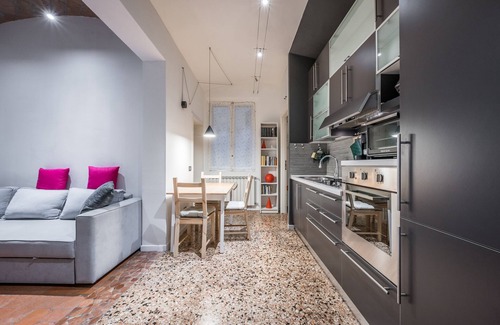 Old Town Apartment | Steps from Piazza Grande: Pet-Friendly Family Retreat