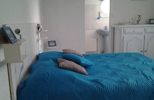Aytre Cabin | Beachside Escape at Aytré La Rochelle - 9.2/10 Rated Stay