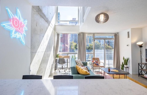 King West Village Apartment | Creative Downtown West Loft: Family-Friendly & Accessible Stay