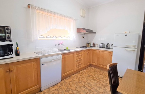 Lacepede House | Ocean View Holiday Home with Beach Access - Family Friendly