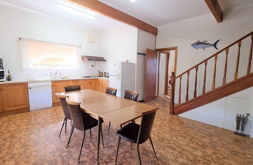 Lacepede House | Ocean View Holiday Home with Beach Access - Family Friendly