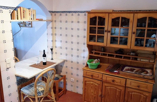 Ferragudo House | Cozy 2-Storey House with Garden and Oceanfront Views