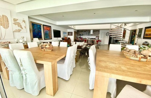 Villas Del Mar Apartment | Elegant 2-Story Penthouse at Marbella Beachfront