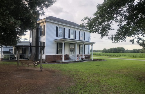 Wayne County House | Inviting Farmhouse Retreat near 795 - Sleeps 10+ Guests