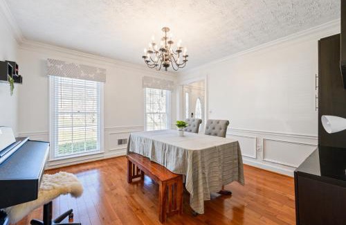 Town Center House | Inviting 2-Story Home with Sunroom Near KSU