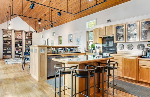 Tillicum House | Lakefront Retreat with Breathtaking Mt Rainier Views