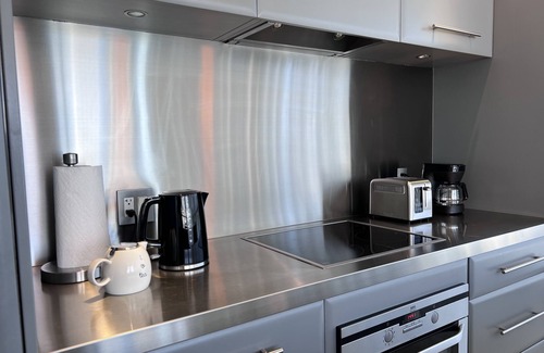 Beltline Condo | Downtown Calgary Penthouse with Family-Friendly Amenities
