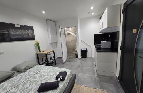 Meulan-en-Yvelines Apartment | Cozy Studio in Meulan with Free Wifi & Family-Friendly Perks