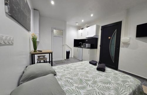 Meulan-en-Yvelines Apartment | Cozy Studio in Meulan with Free Wifi & Family-Friendly Perks