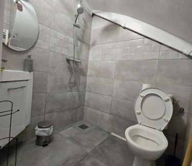 Meulan-en-Yvelines Apartment | Cozy Studio in Meulan with Free Wifi & Family-Friendly Perks