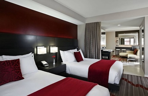 Gaslamp Quarter Hotel | Relaxing Suites with Pool & Spa at Hard Rock Hotel San Diego