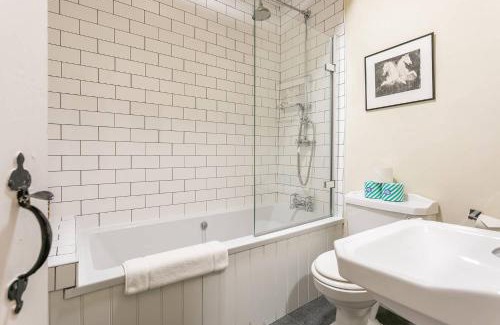 Skipton House | Discover Broughton Sanctuary: 4-Star Oceanfront Retreat