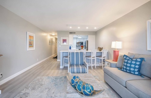Captiva Apartment | 2 Sunlit Rooms: Pool, Gulf View & Captiva’s Shoreline Steps