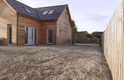 Findhorn House | 2 Sylvan Heath - The Boatshed