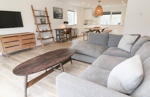 Maenporth Cottage | Family-Friendly Cottage at The Dunes with Oceanfront Views