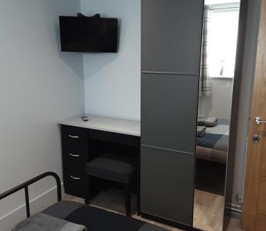 Shepton Mallet Apartment | Family-Friendly Stay at The Maltings Apartments - 8.2/10 Rated