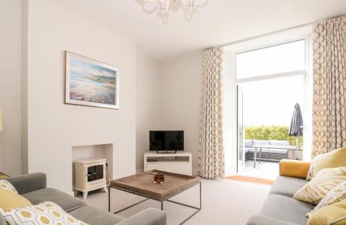 Bugford Apartment | Discover 2 The Manor House at Hillfield Village