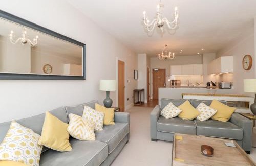 Bugford Apartment | Discover 2 The Manor House at Hillfield Village