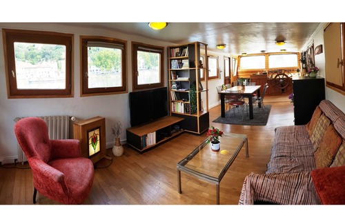 2nd Arrondissement Boat Rental | Top-Rated Bateau Lyon-Centre Rooms with Kitchen & Breakfast