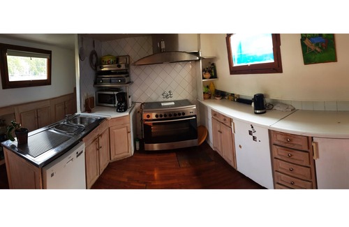 2nd Arrondissement Boat Rental | Top-Rated Bateau Lyon-Centre Rooms with Kitchen & Breakfast
