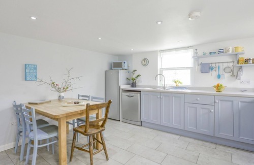 Manaccan Cottage | Delightful 2 Trerise Cottage: Pet-Friendly Retreat in Manaccan