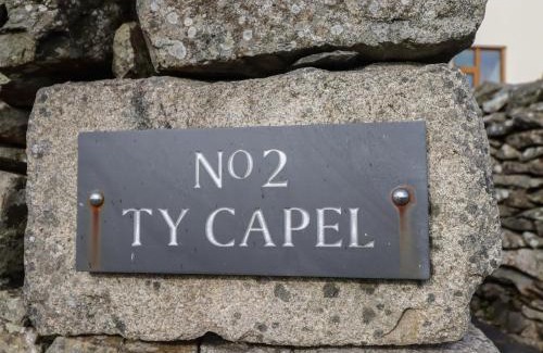 Cwmtirmynach House | Family-Friendly Stay at 2 Ty Capel – Pet Welcoming Retreat