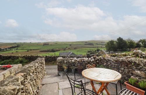 Cwmtirmynach House | Family-Friendly Stay at 2 Ty Capel – Pet Welcoming Retreat