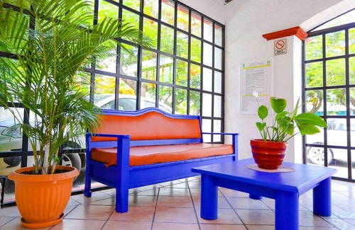 Downtown Cancun Hotel | 2 Units | Family Stay in Cancún | Pool & Gardens Near Puerto Juárez Beach