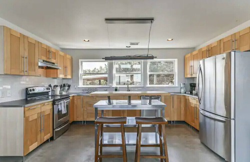 Dripping Springs House | Pet-Friendly Retreat in Dripping Springs, Perfect for Weddings
