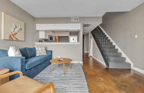 Downtown Austin Apartment | 2 Units | Littlefield Loft Austin | Spacious Balcony, Fast Wi-Fi & Full Kitchen