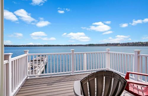 Mayfield House | Cozy Retreat on Fife Lake with Hot Tub & Pet-Friendly Stays