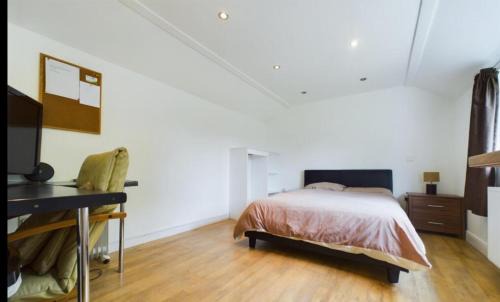 East Halton Apartment | Ideal Village Apartments Near the Refinery - Rated 9/10!