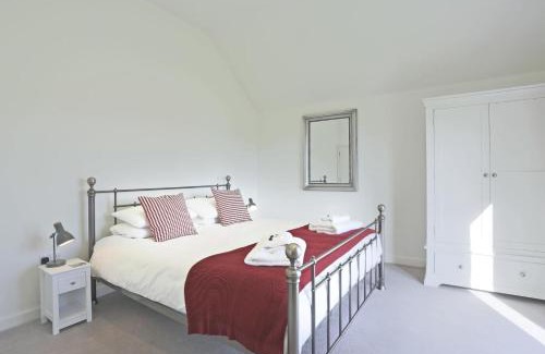 Saxmundham House | Welcoming 2 Wadd Cottages: Pet and Child Friendly Retreat