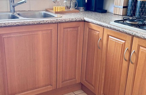 Torquay House | Beach Retreat in Torquay: Relaxation with Sauna & Golf