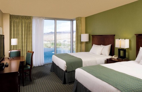 Laughlin Hotel | Riverview Rooms with Pool Access at Aquarius Casino Resort