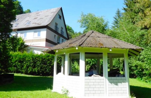 Herdwangen Schoenach Apartment | Cozy 2-Bedroom Retreat with Scenic Grounds and Family Perks