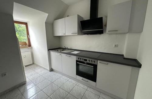 Pinneberg Apartment | 2 Zi Wohnung, zentrale Lage mit Parkplatz, 15 min vom Hbf Hamburg